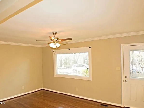 827 Beverly Dr, Raleigh, NC 27610