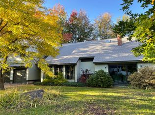 8 Cromwell Dr, Orono, ME 04473