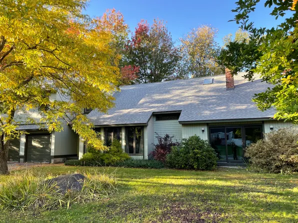 8 Cromwell Drive, Orono, ME 04473