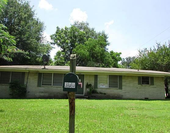 1st image of 300 E Carolanne Blvd