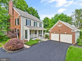 6563 Forsythia St, Springfield, VA 22150
