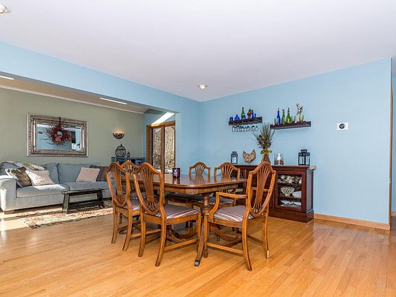 5th image of 21 Clayton Cir