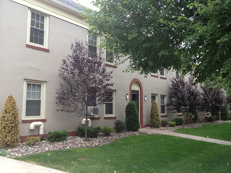 940 Amherst St #14 — Photo 9