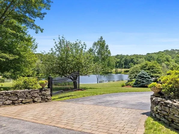 52 Pineswamp Rd, Ipswich, MA 01938