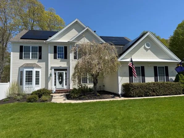 11 Windrose Dr, Groton, CT 06340