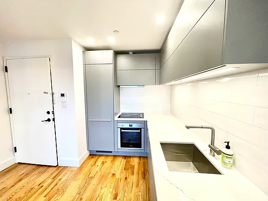 Rented by Pear NYC LLC | media 25