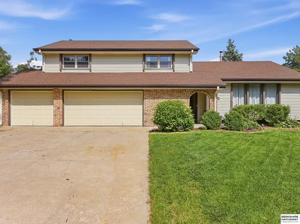 867 S 156th Ave, Omaha, NE 68118