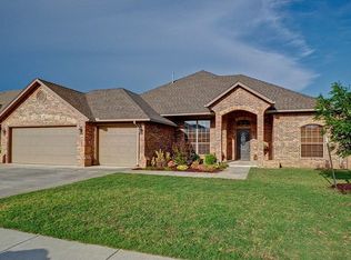 3824 Divine Ave, Harrah, OK 73045