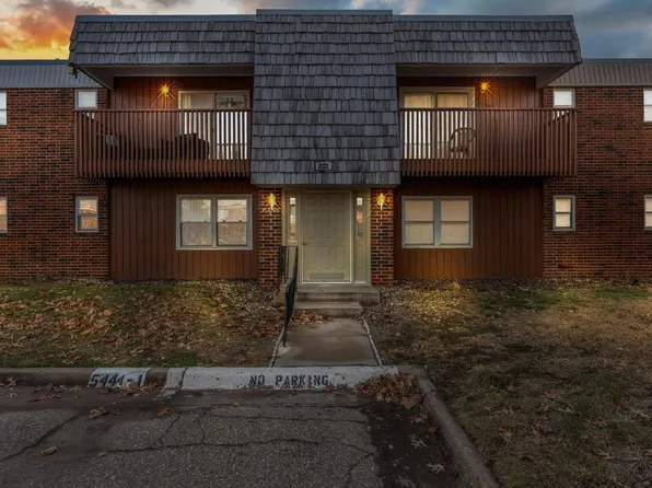 5446 SW 12th Ter APT 3, Topeka, KS 66604