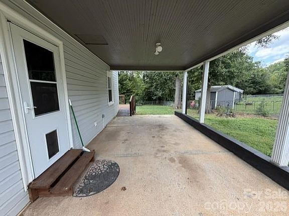 5th image of 648 Summerow Rd