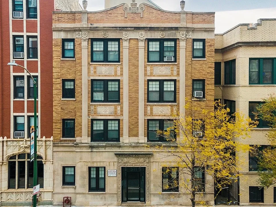 511 W Belmont Ave #32