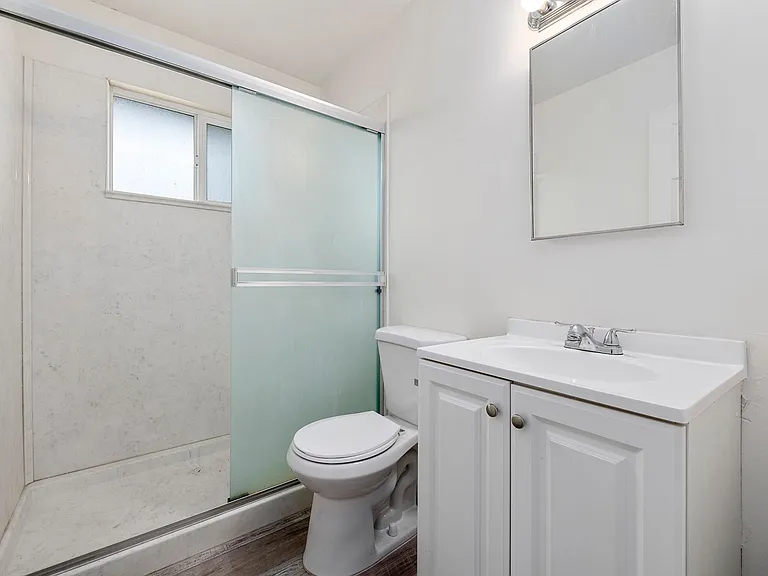 S. 9TH 67 — Photo 13