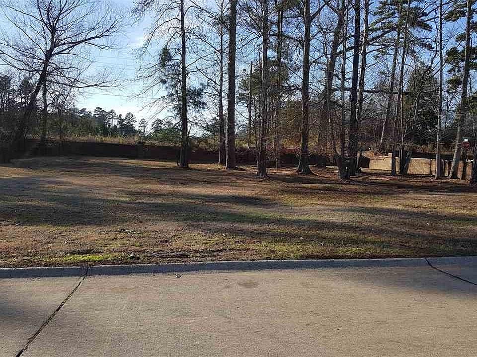 2nd image of 100 Saddlebrook Ct