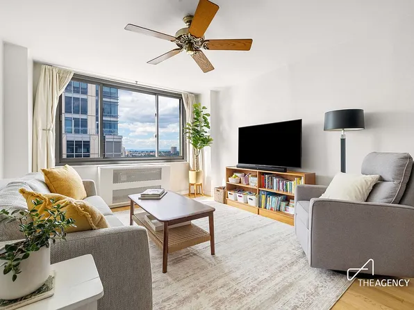 2025 Broadway APT 30B, New York, NY 10023