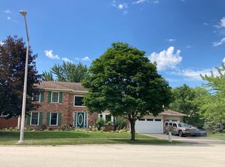 303 Twin Creeks Ct, Bolingbrook, IL 60440