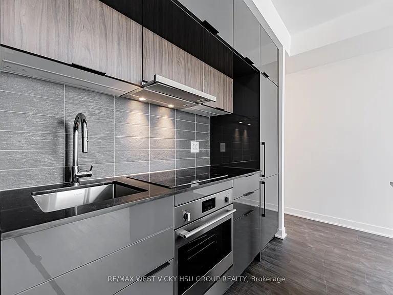 185 Alberta Ave #810 — Photo 7