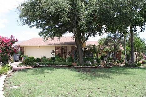 1st image of 2301 NW Redwood Ln