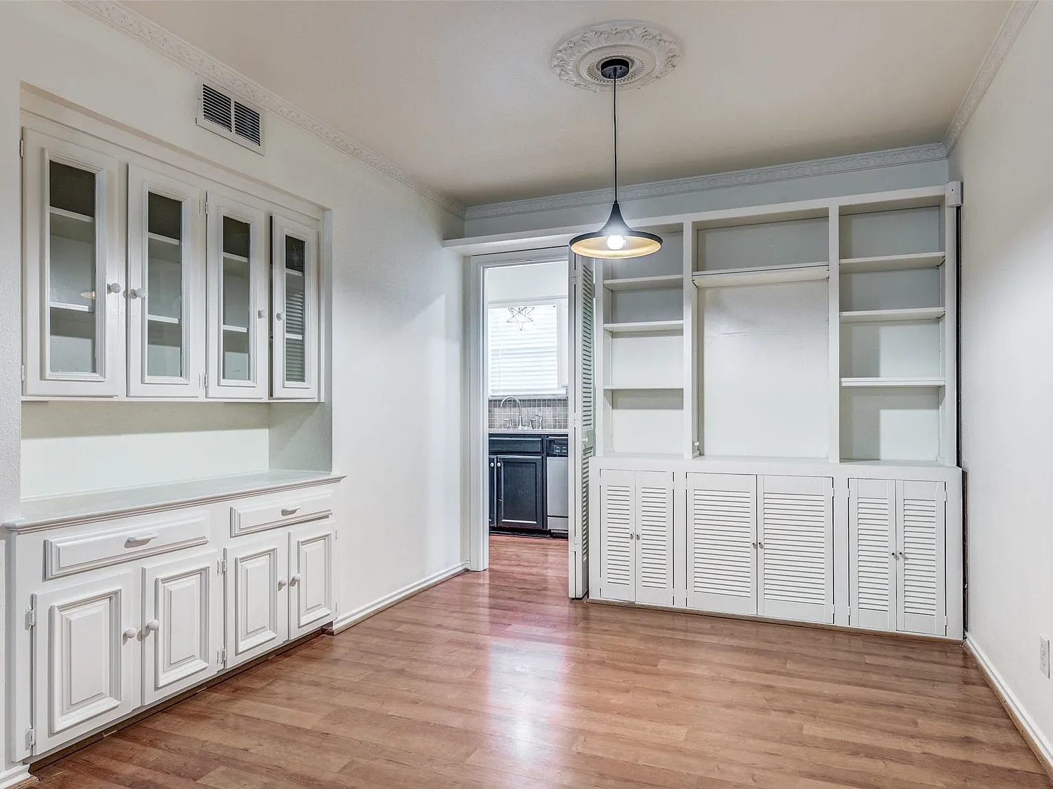2 bed, 1.5 bath, 1190 sqft, $2,495 — Photo 3