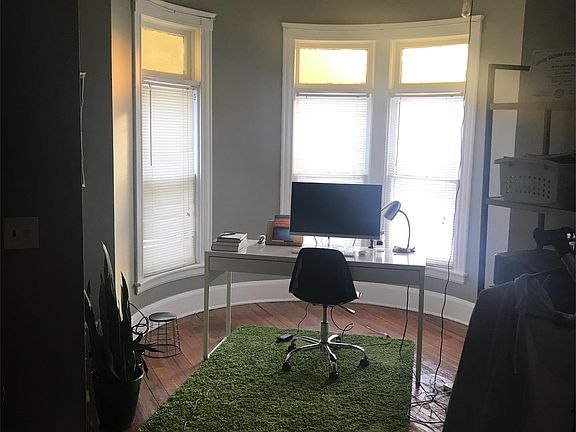 3rd image of 208 Forest Ave