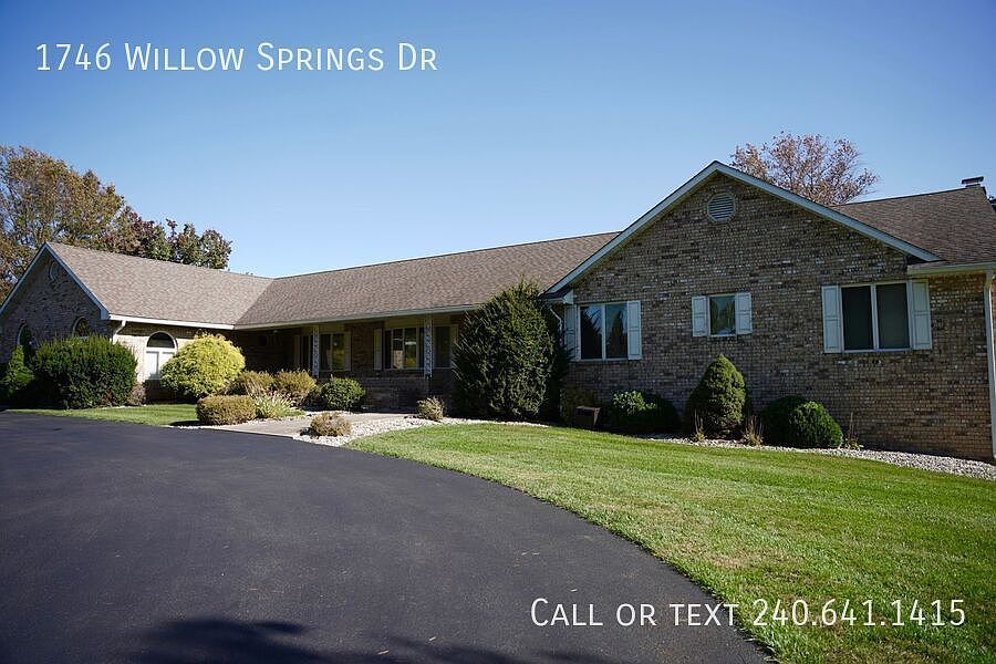 1st image of 1746 Willow Springs Dr