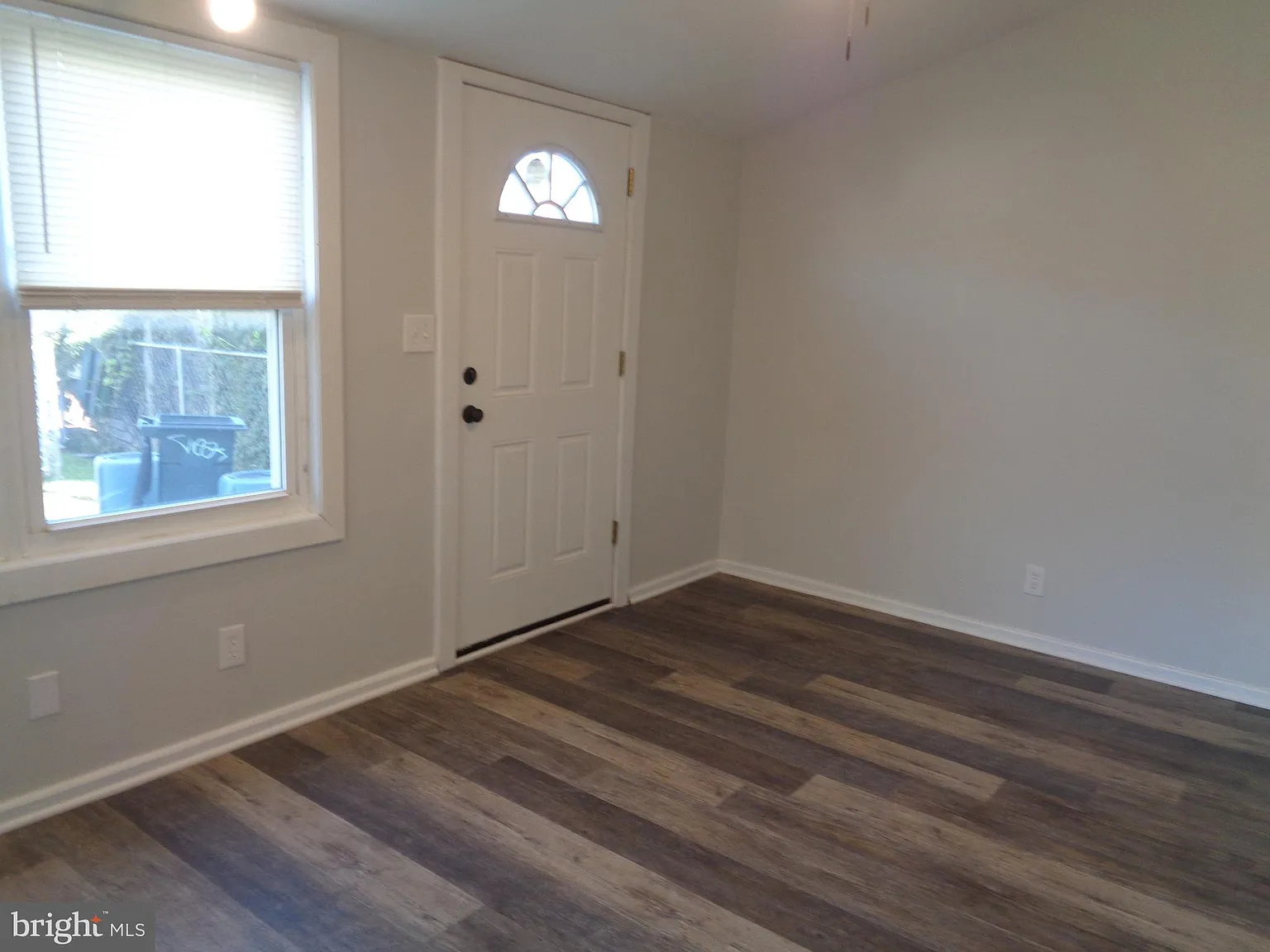 3 bed, 1116 sqft, $2,200 — Photo 3