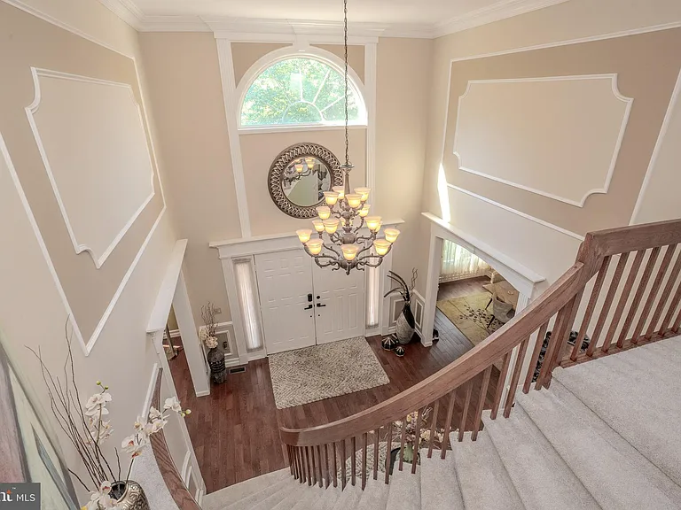 61 Amherst Way — Photo 30