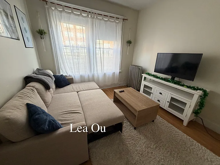 11 Mount Hood Rd #1 — Photo 2