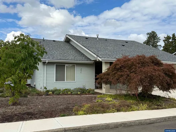 3054 Oakcrest Dr NW, Salem, OR 97304