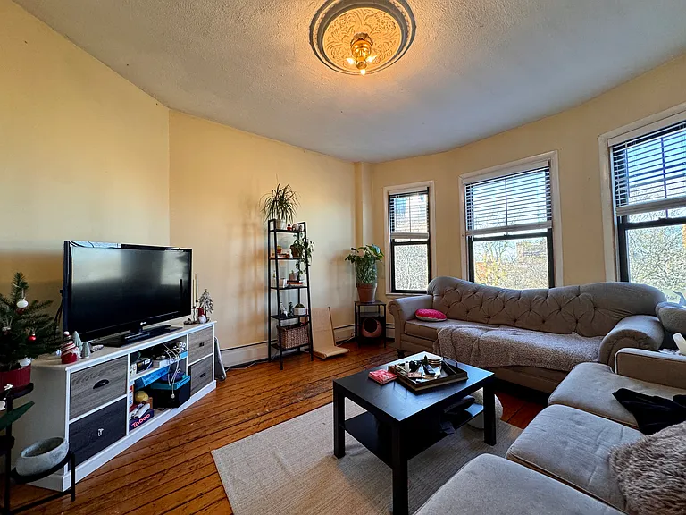 1516 Tremont St #3 — Photo 15