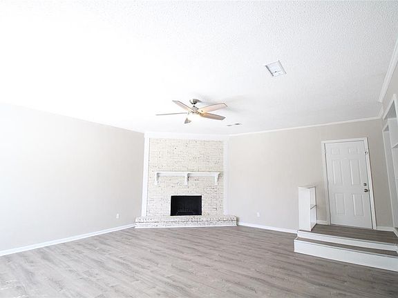 3rd image of 13021 Mitchell Dr