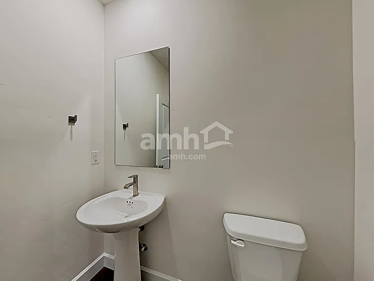 5064 Bellevue St — Photo 12