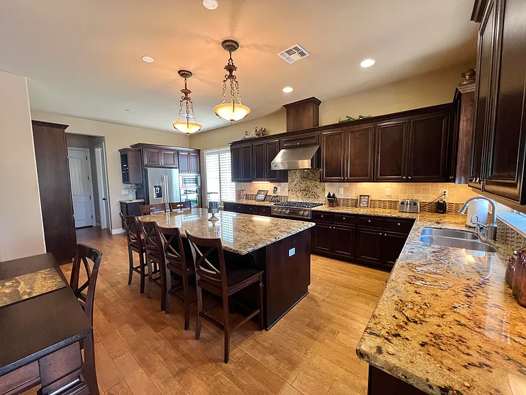 1407 W Colonial Pkwy — Photo 24
