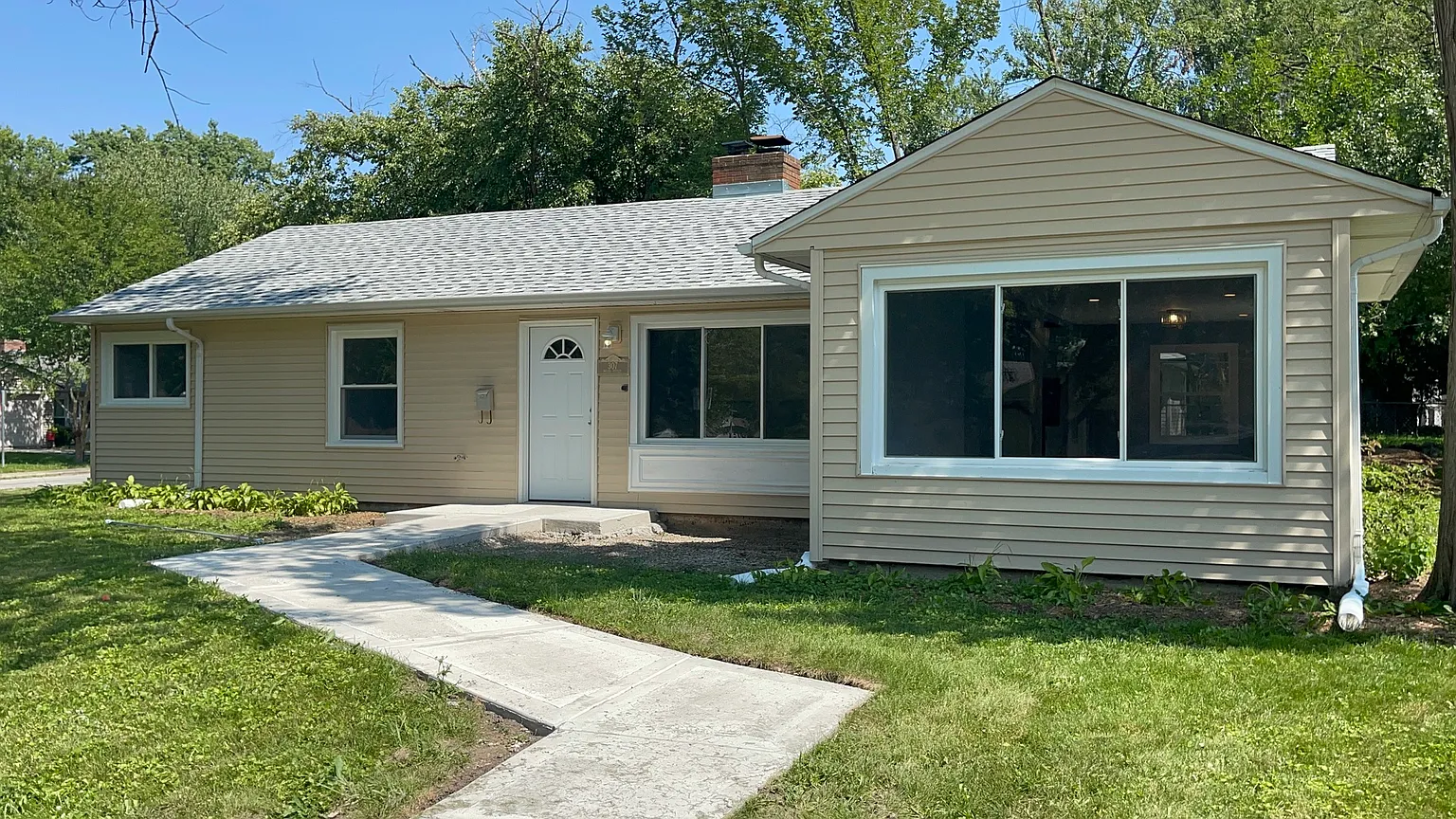 307 Meota St photo 1