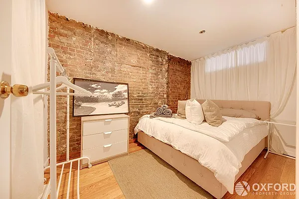 Rented by Oxford Property Group | media 8