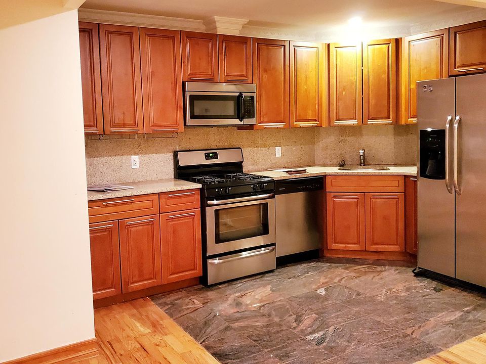 1st image of 3051 Brighton 5th St