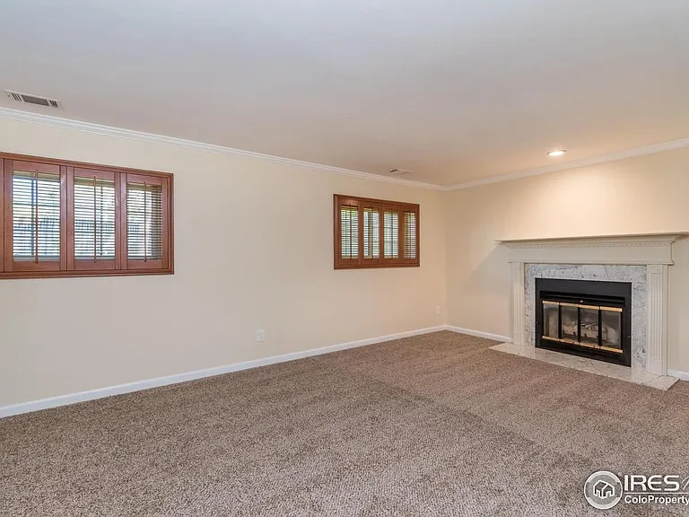 589 W Mulberry St — Photo 7