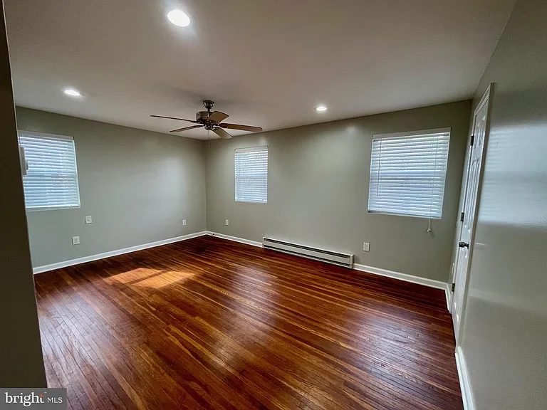 412 E Providence Rd #B — Photo 4