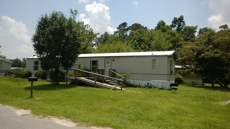 1st image of 404 Oaks Dr