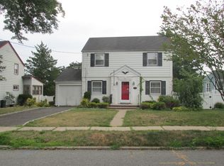398 Windsor Rd, River Edge, NJ 07661