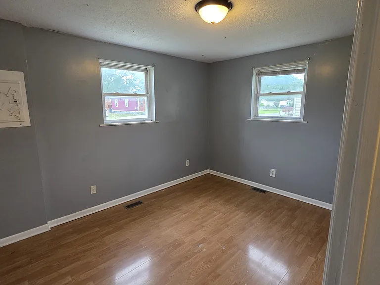 5036 Miller St — Photo 6