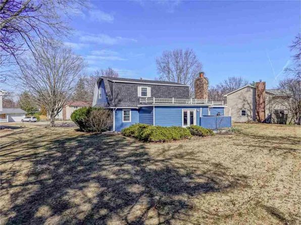 556 Mahaska Ct, Iowa City, IA 52246