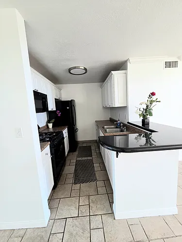 5700 Etiwanda Ave Photo 1