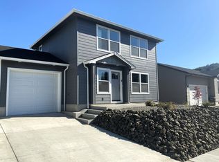 242 NE College Ave, Roseburg, OR