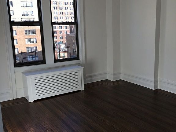 3rd image of 166 W 72nd St APT 8B