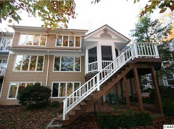 Rear Exterior - Fall (b)