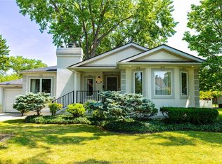 2850 Academy Dr, Windsor, ON N9E2H1