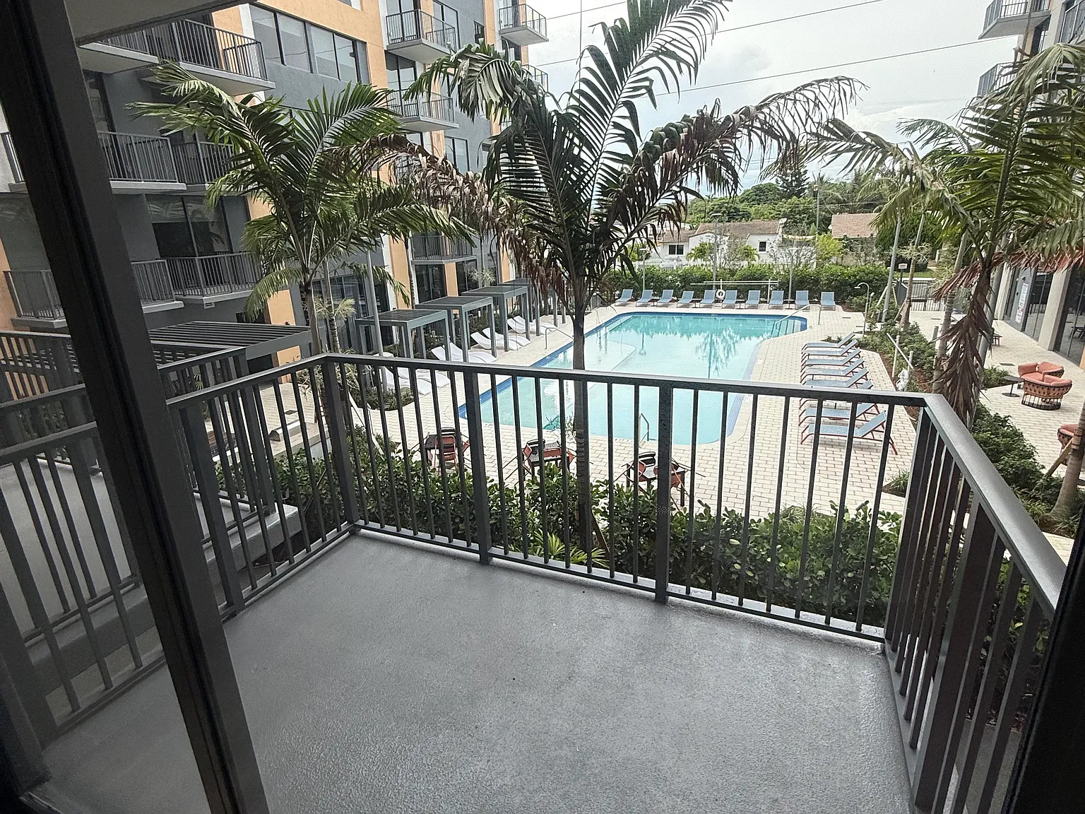 2 bed, 945 sqft, $2,540 — Photo 3