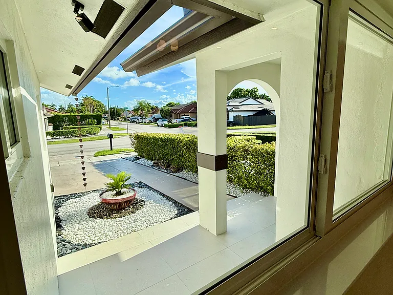 14333 SW 52nd St — Photo 5