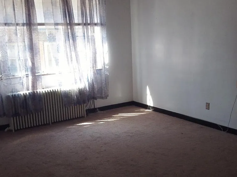 5735 Ellsworth Ave — Photo 2