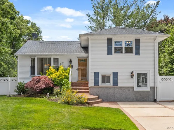 80 N Pine Street, Massapequa, NY 11758